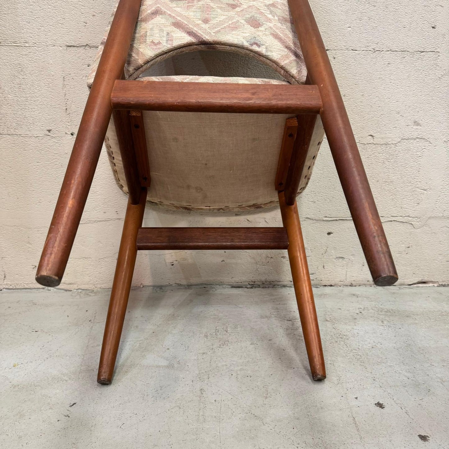 Elite Mid Century dining chairs (6)