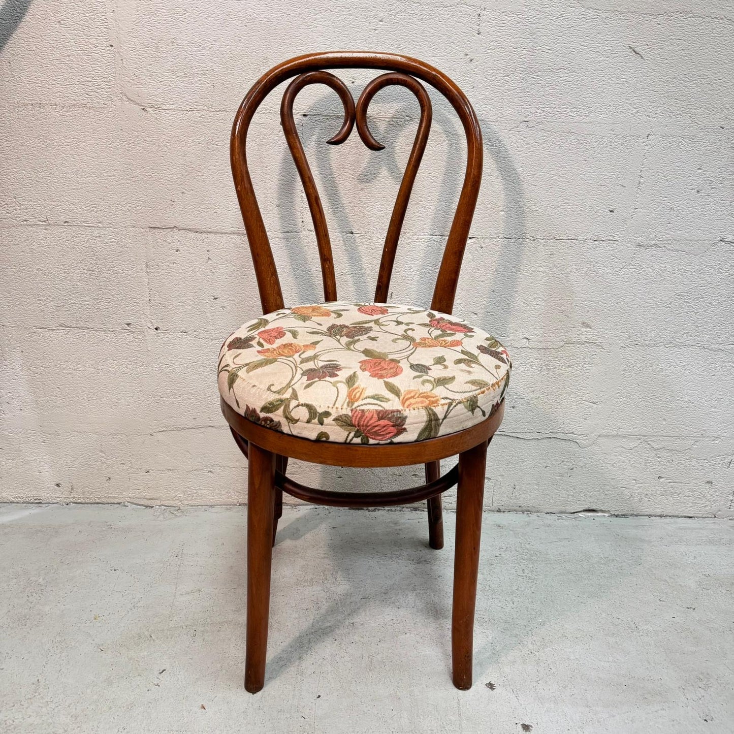 Mid Century Romanian Bentwood Chairs Set with floral upholstered seats
