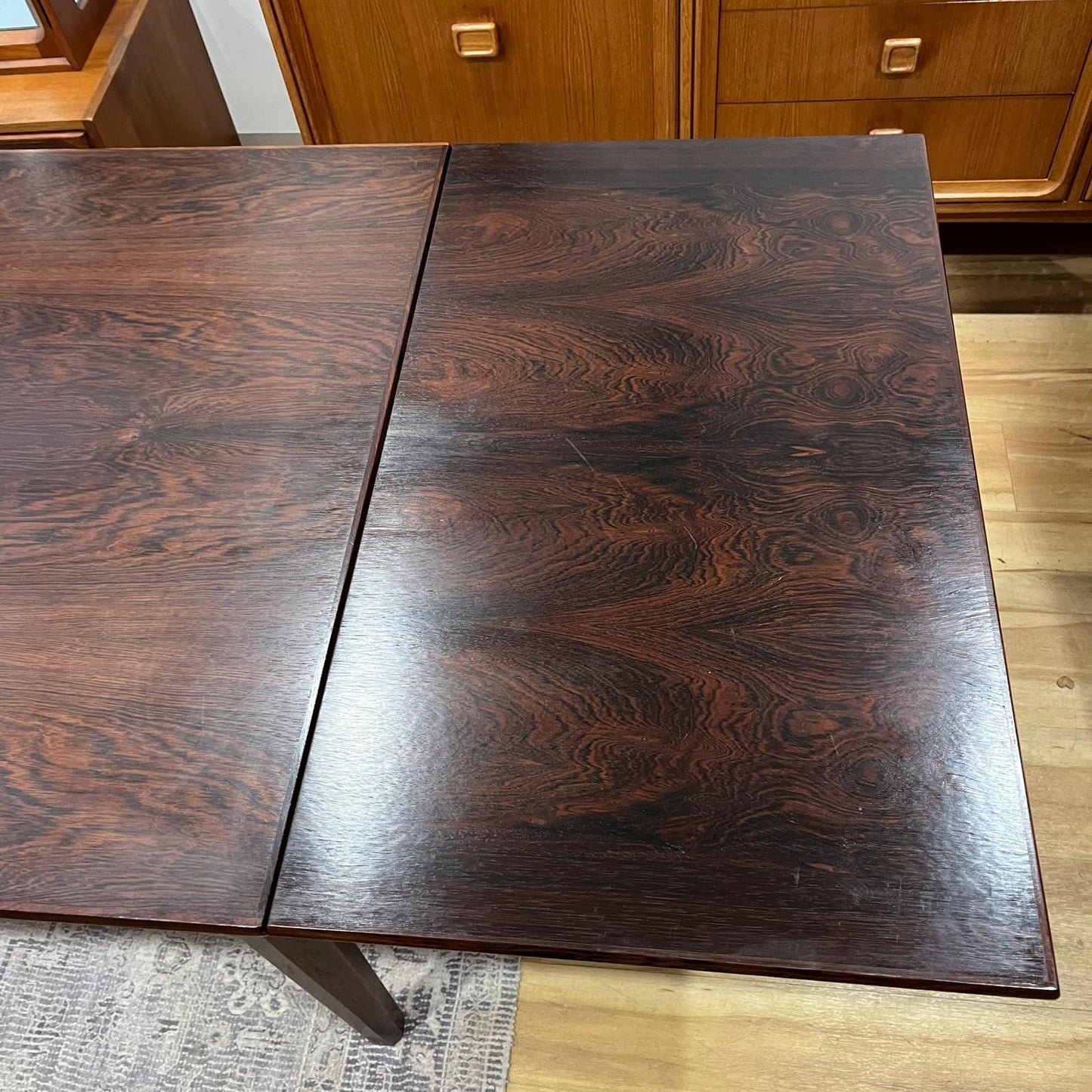 Rosewood Mid Century Extandable Dining table