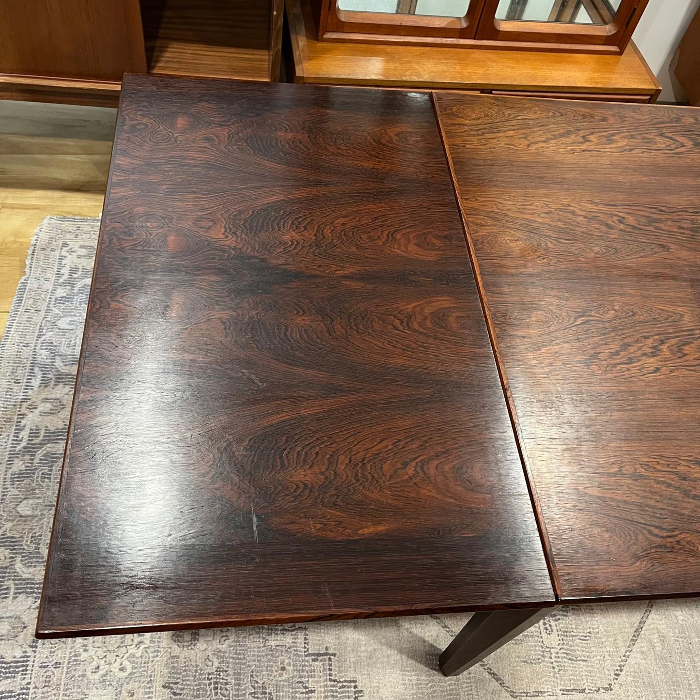 Rosewood Mid Century Extandable Dining table
