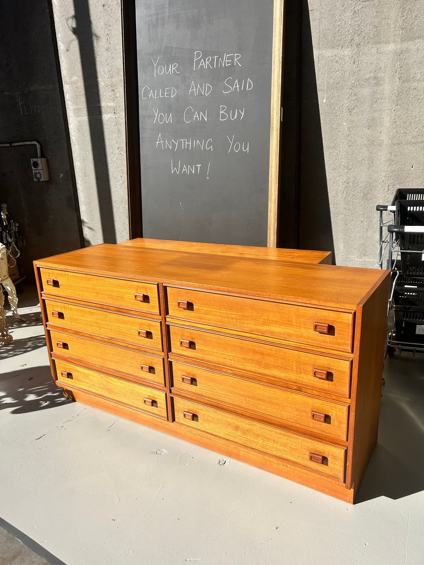 Parker dresser 1977 teak Mid Century draws golden