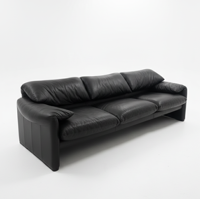 Mid Century design by Vico Magistretti 'Maralunga' 1972 by Cassina