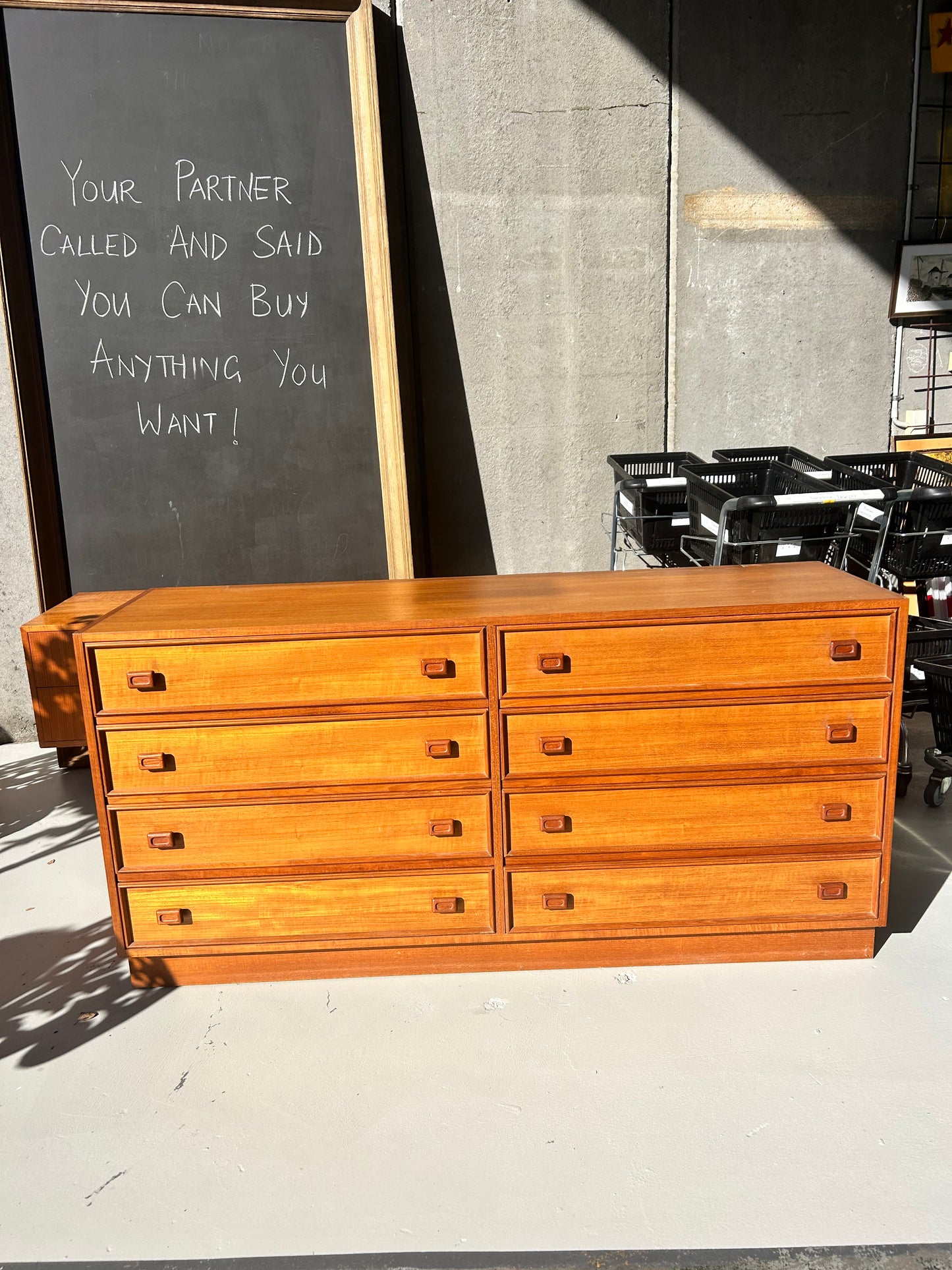 Parker dresser 1977 teak Mid Century draws golden