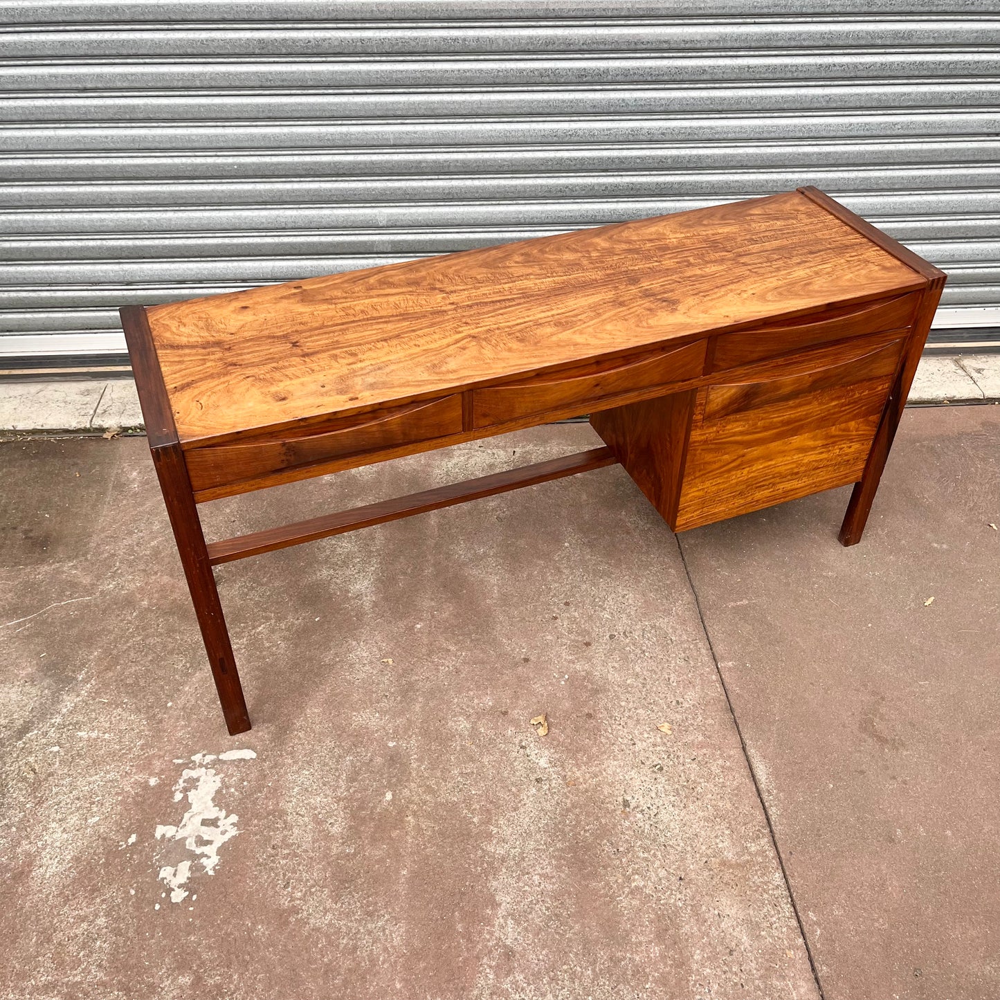 Mid Century Desk Dresser Make Up Table