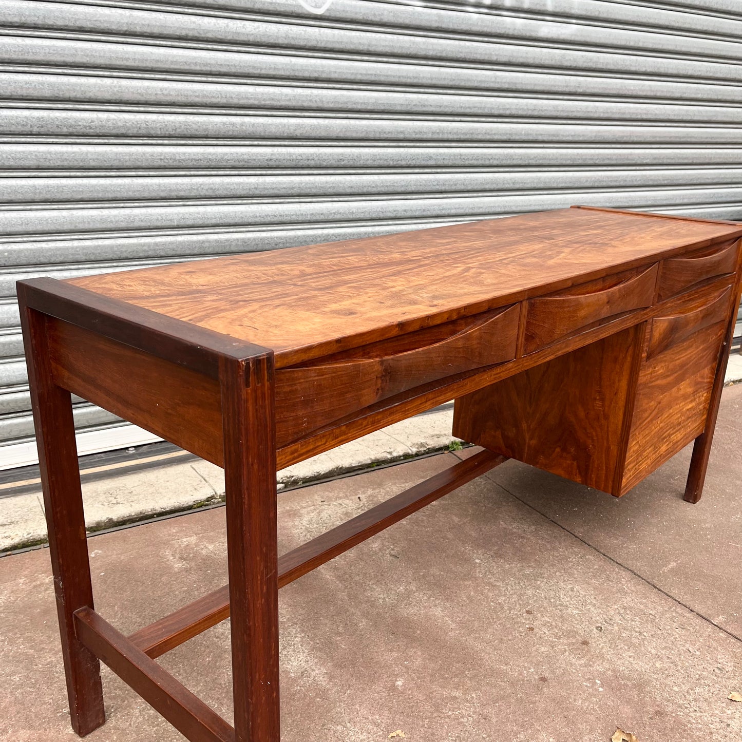Mid Century Desk Dresser Make Up Table