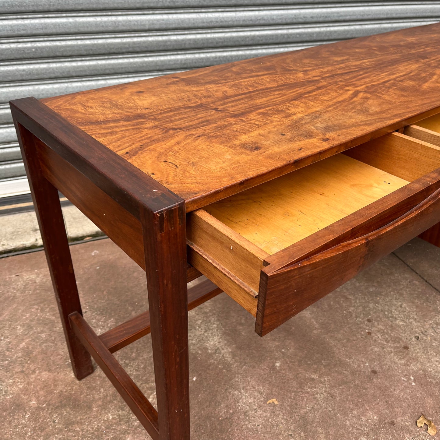 Mid Century Desk Dresser Make Up Table