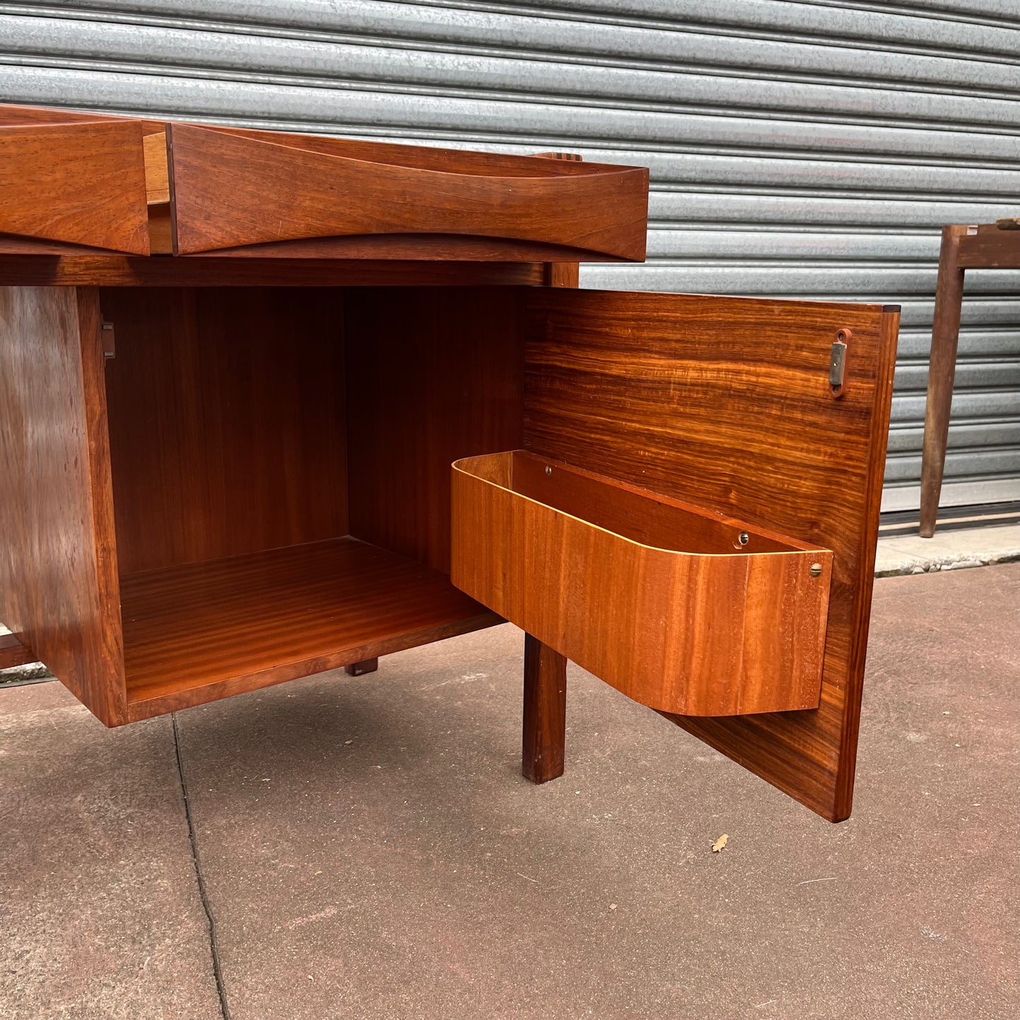 Mid Century Desk Dresser Make Up Table