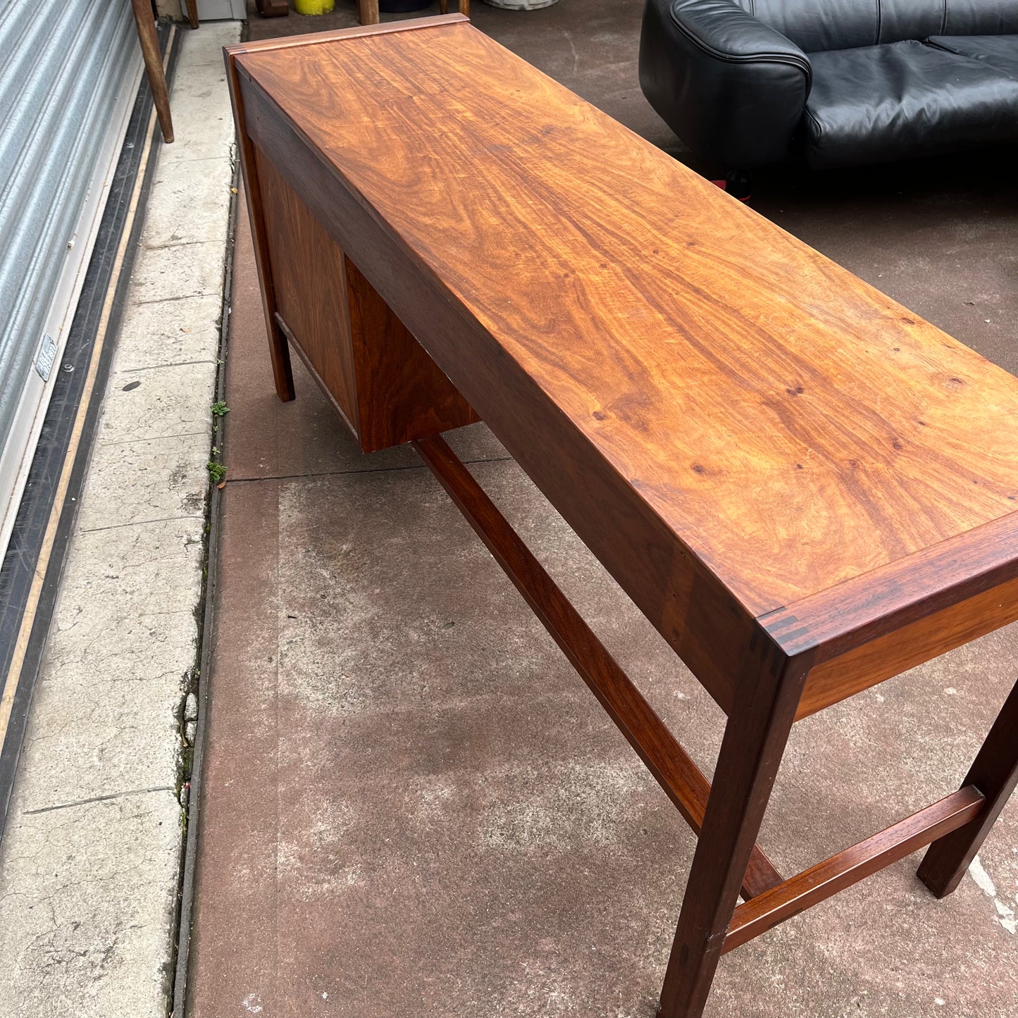 Mid Century Desk Dresser Make Up Table
