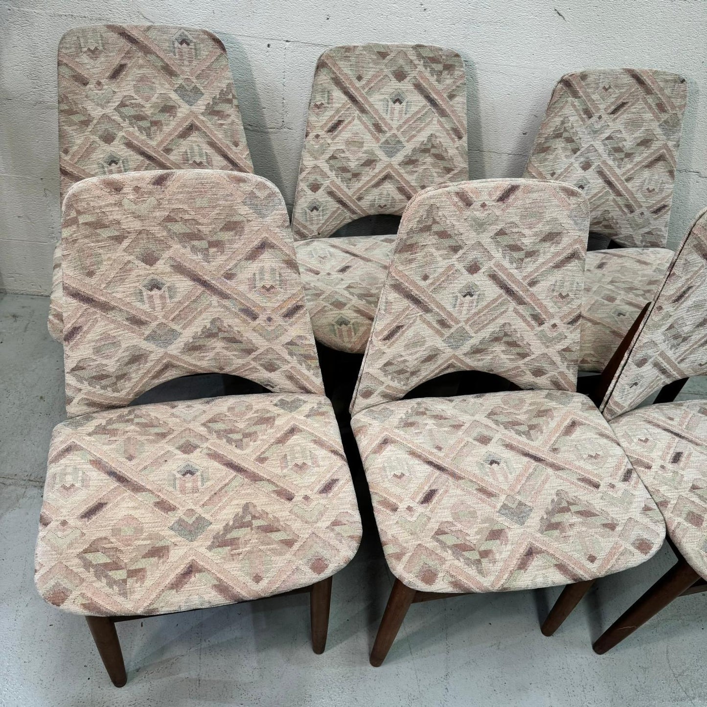 Elite Mid Century dining chairs (6)