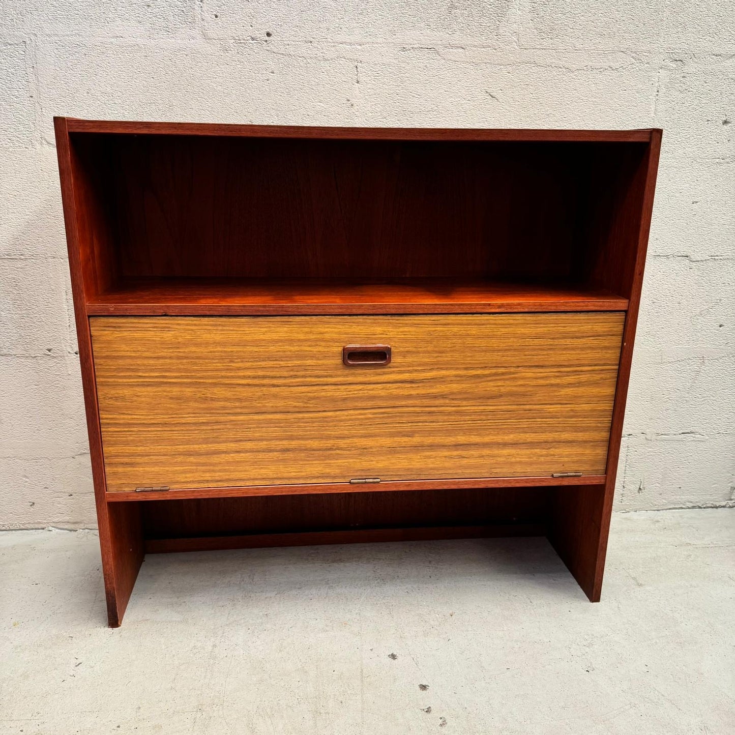 Mid Century Liqour Bar and Bookcase Shelving System