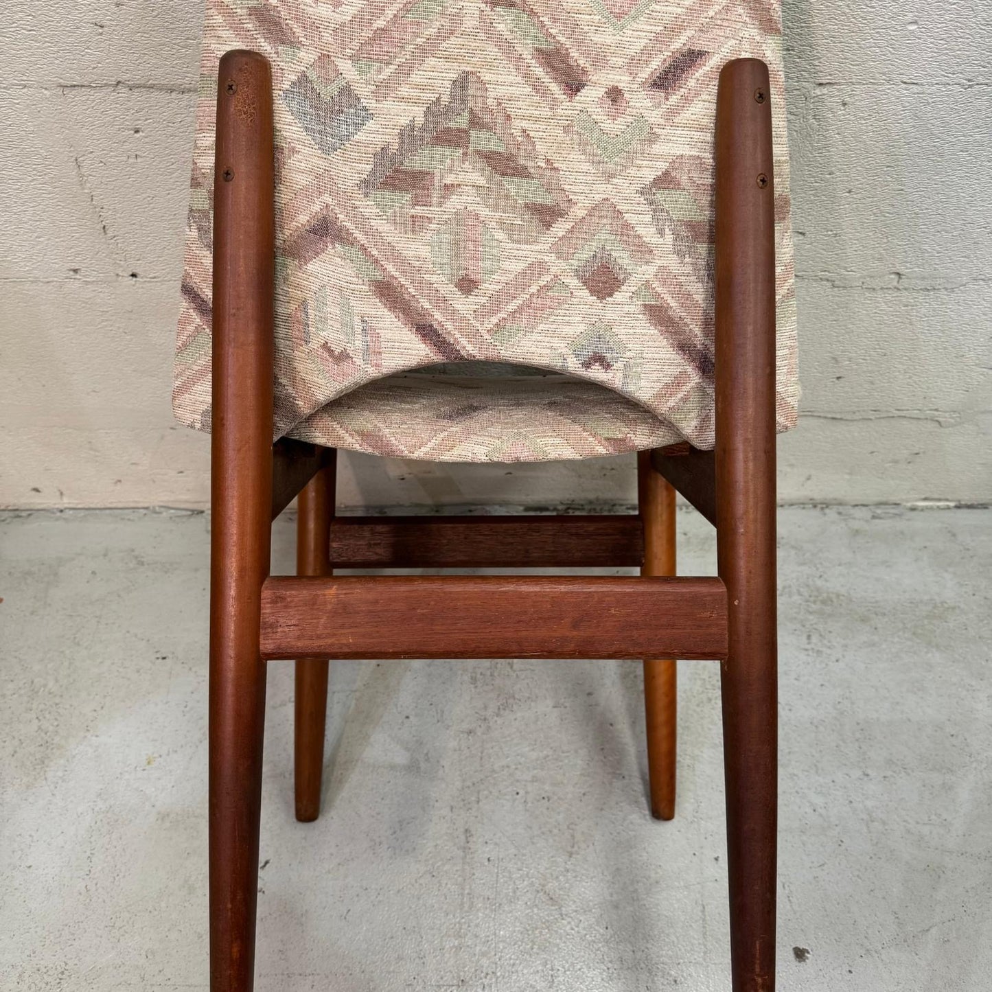 Elite Mid Century dining chairs (6)