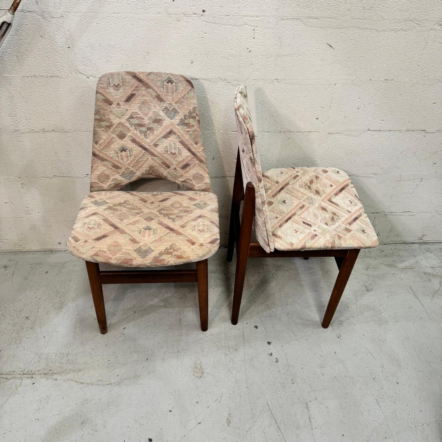 Elite Mid Century dining chairs (6)