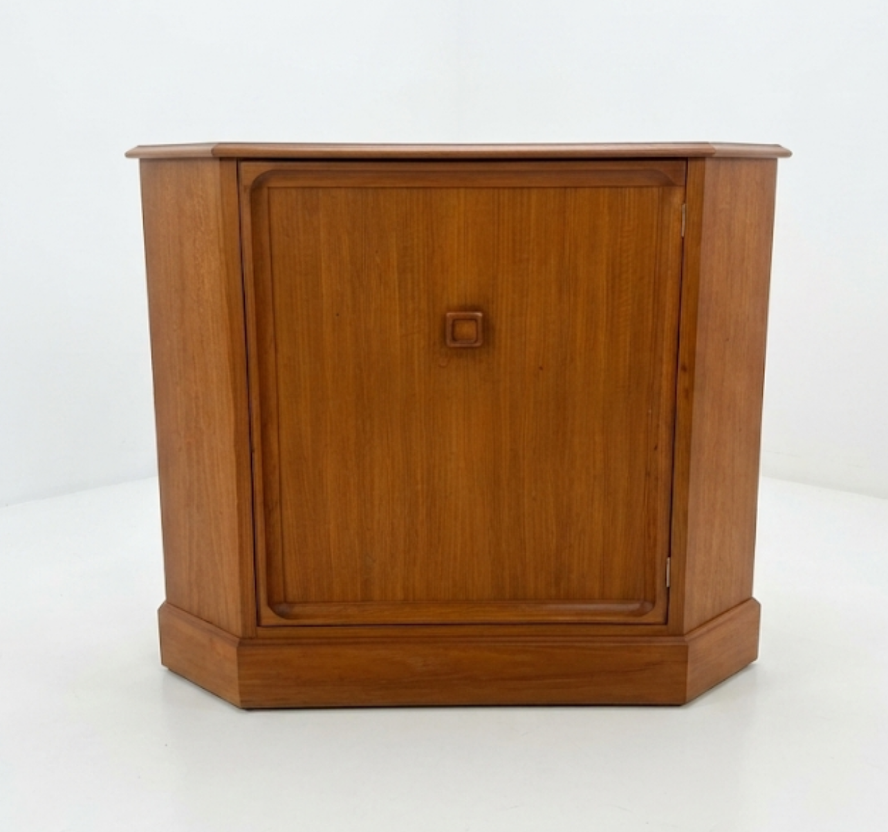 Mid Century Parker Square handle Golden teak hall cabinet LP Storage sideboard