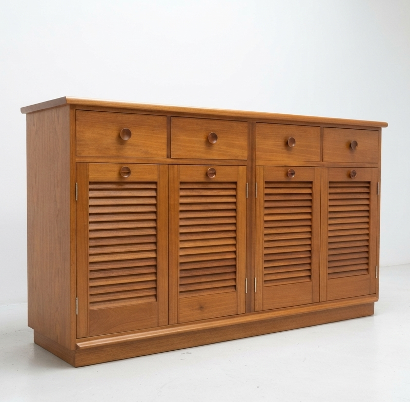 Mid-Century Louvre-Door Maple dresser Sideboard — 1960s