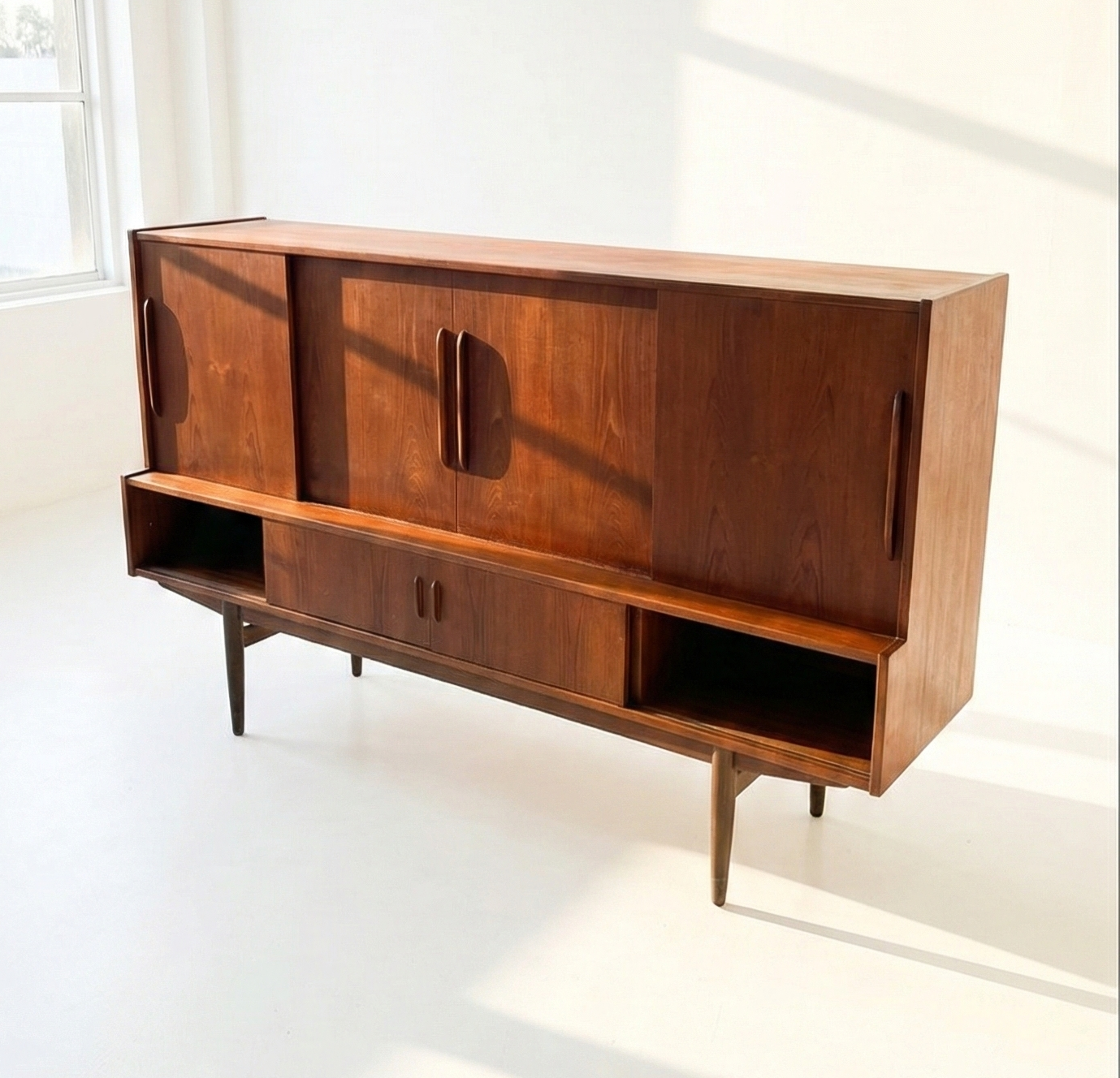 Mid Century Danish Highboard teak sideboard storage unit liquor cabinet