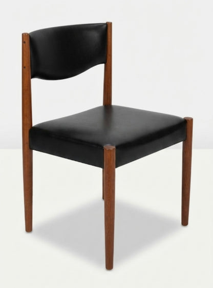 Parker No. 62 Dining Chair Nordic black vinyl