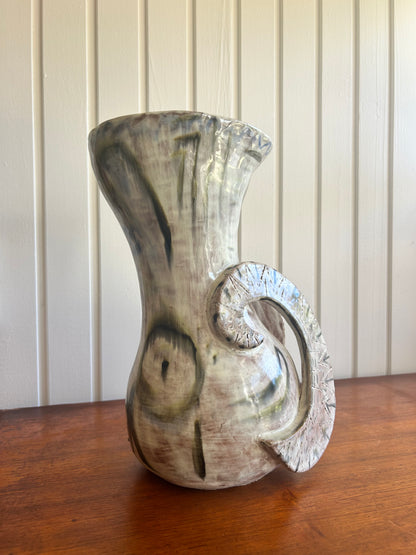 Mid Century Art vase in Picasso style