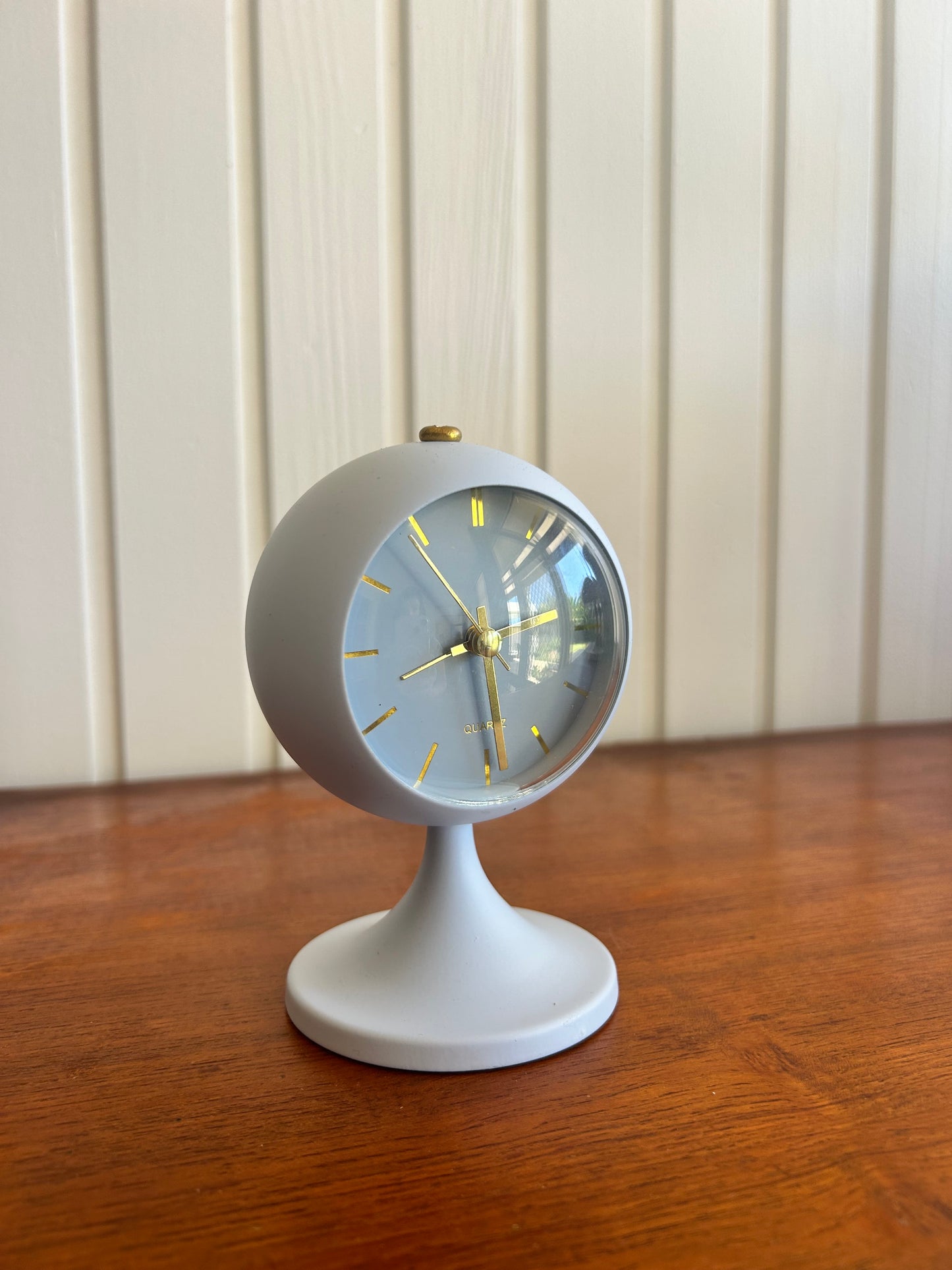 Mid Century replica table clock atomic style light blue gold dial