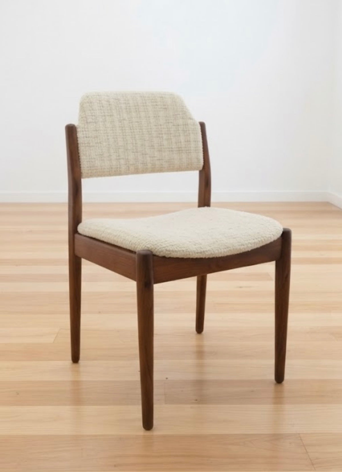 Mid Century Model 62 Dining Chairs designed by Arne Vodder Denmark