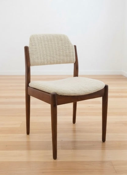 Mid Century Model 62 Dining Chairs designed by Arne Vodder Denmark