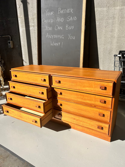 Parker dresser 1977 teak Mid Century draws golden