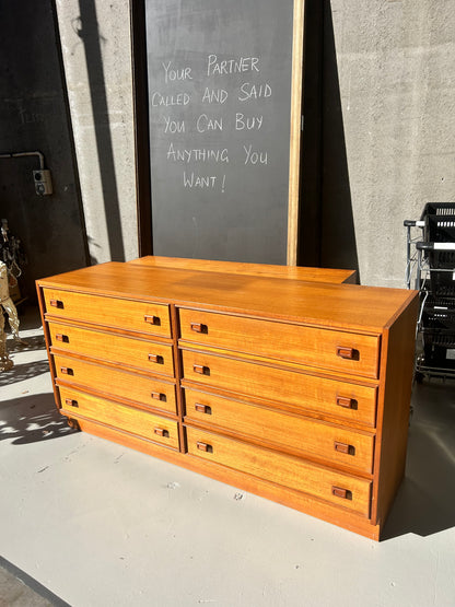 Parker dresser 1977 teak Mid Century draws golden