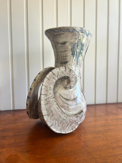 Mid Century Art vase in Picasso style
