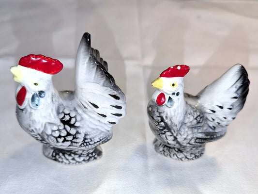 Adorable Vintage Rooster Salt and Pepper Shakers