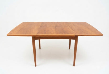 Parker Nordic Butterfly Extension table teak