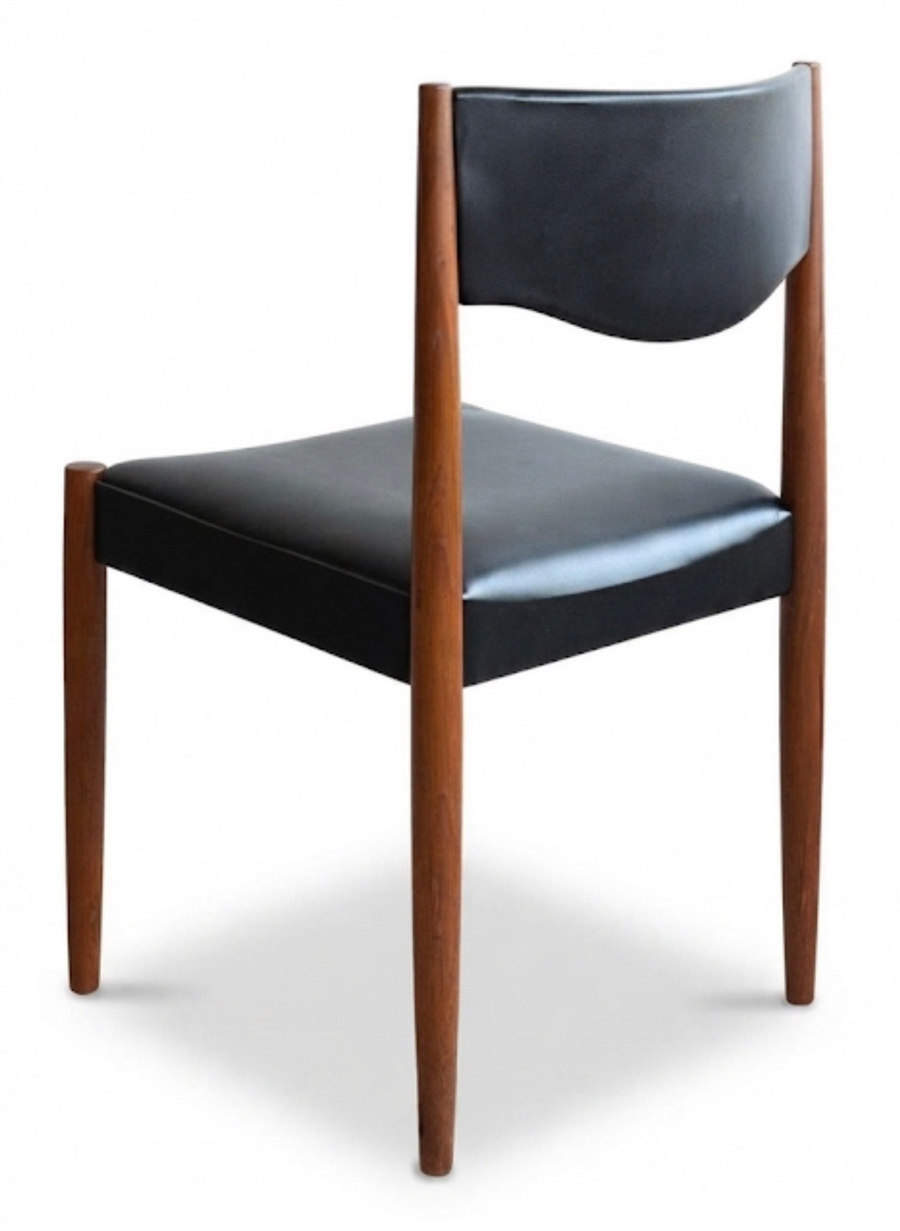 Parker No. 62 Dining Chair Nordic black vinyl