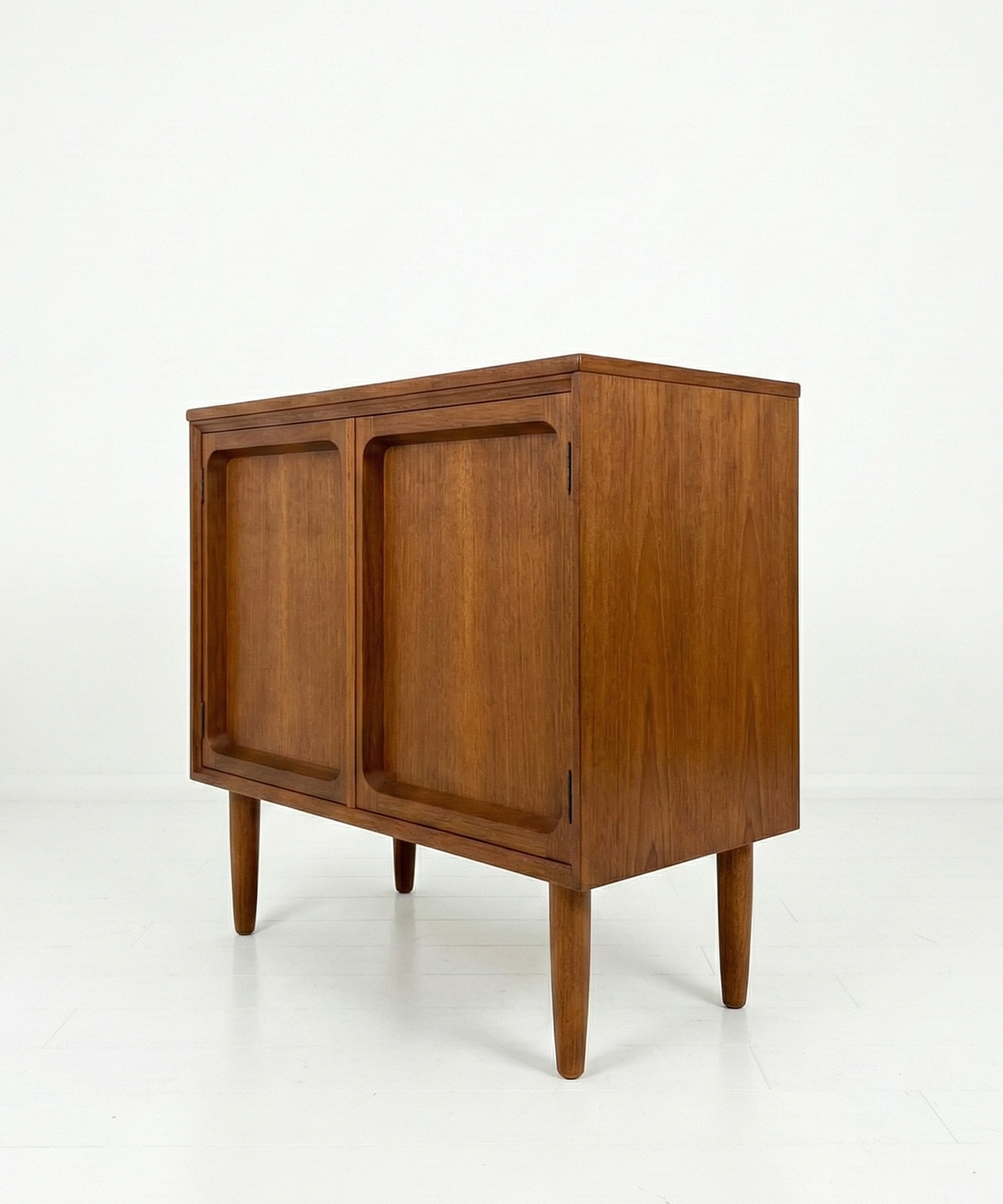 Mid Century Chiswell compact L P cabinet teak retro storage sideboard