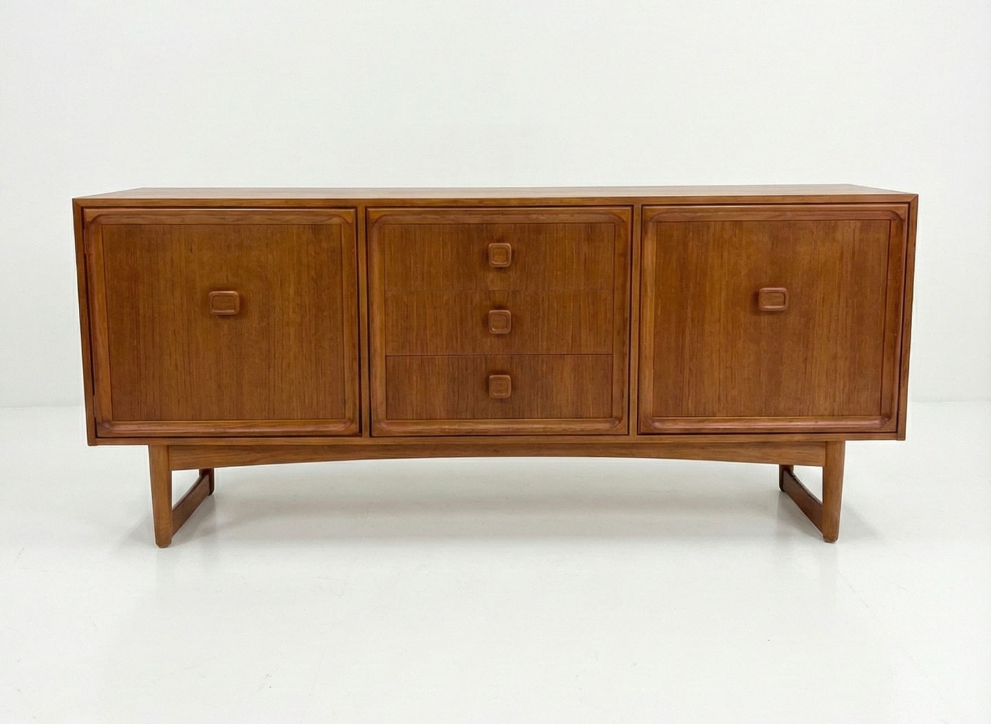 Mid Century Parker Sleigh Sideboard LP cabinet Golden Teak retro storage unit