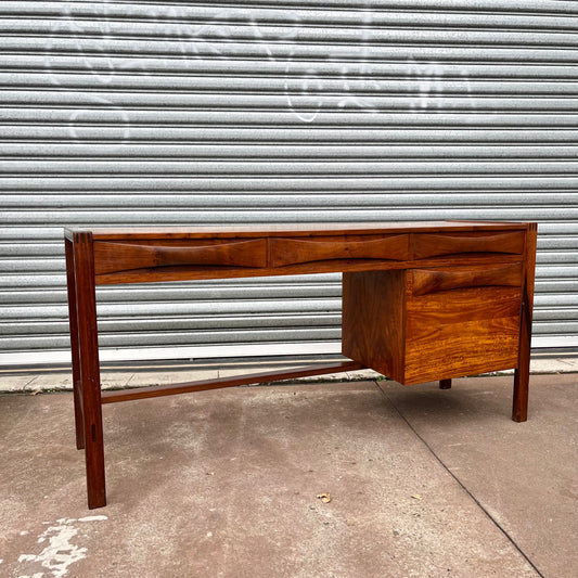 Mid Century Desk Dresser Make Up Table